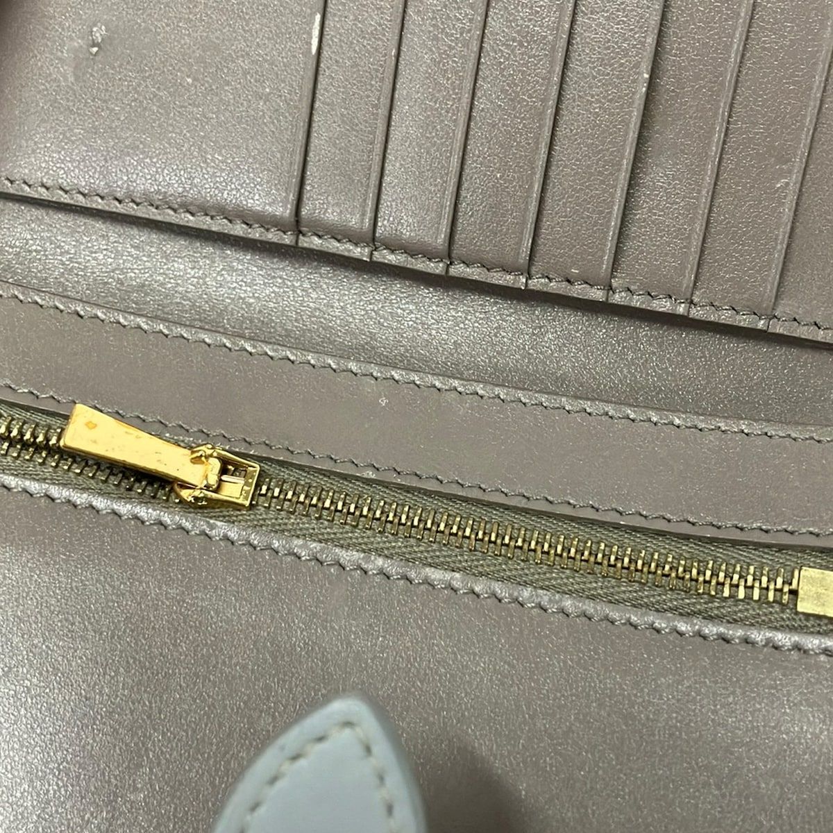 Celine Bifold Wallet Medium Strap Pebble Mineral — view 8