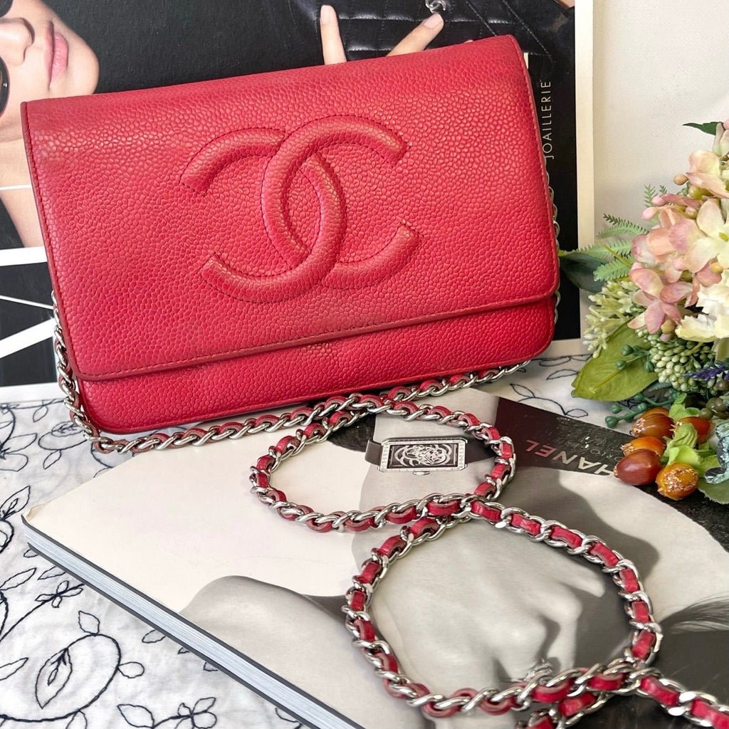 Chanel Chain Wallet Jumbo CC Logo Caviar Leather Red Shoulder Bag — view 2
