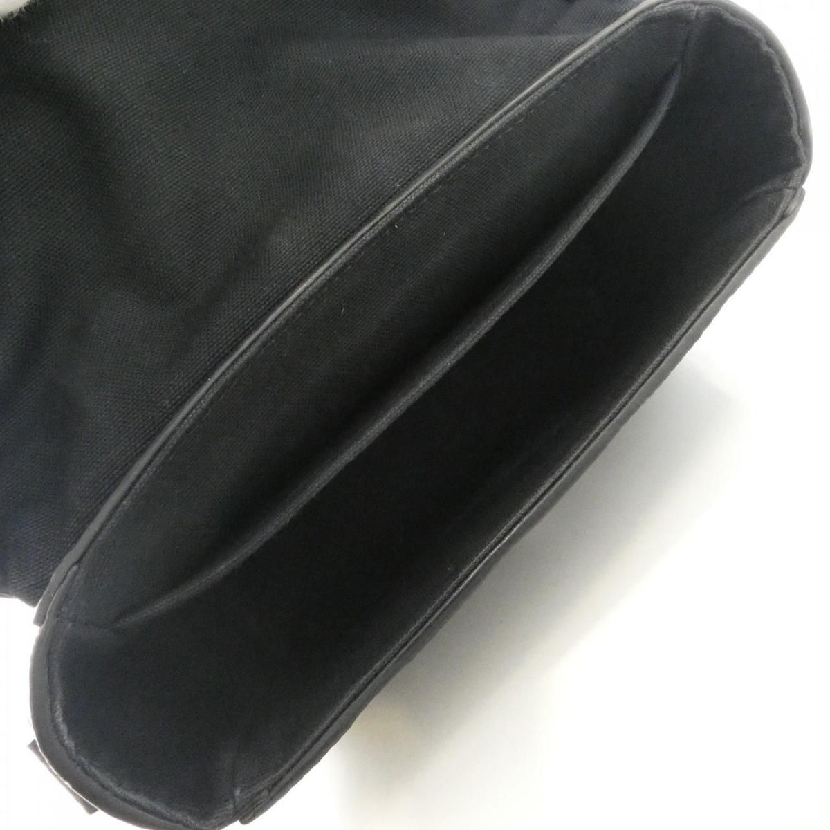 Louis Vuitton Taurillon Monogram Soul Trunk Bag — view 6