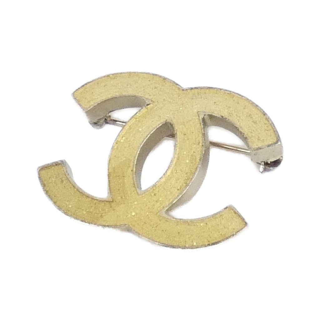 Chanel Brooch Gold