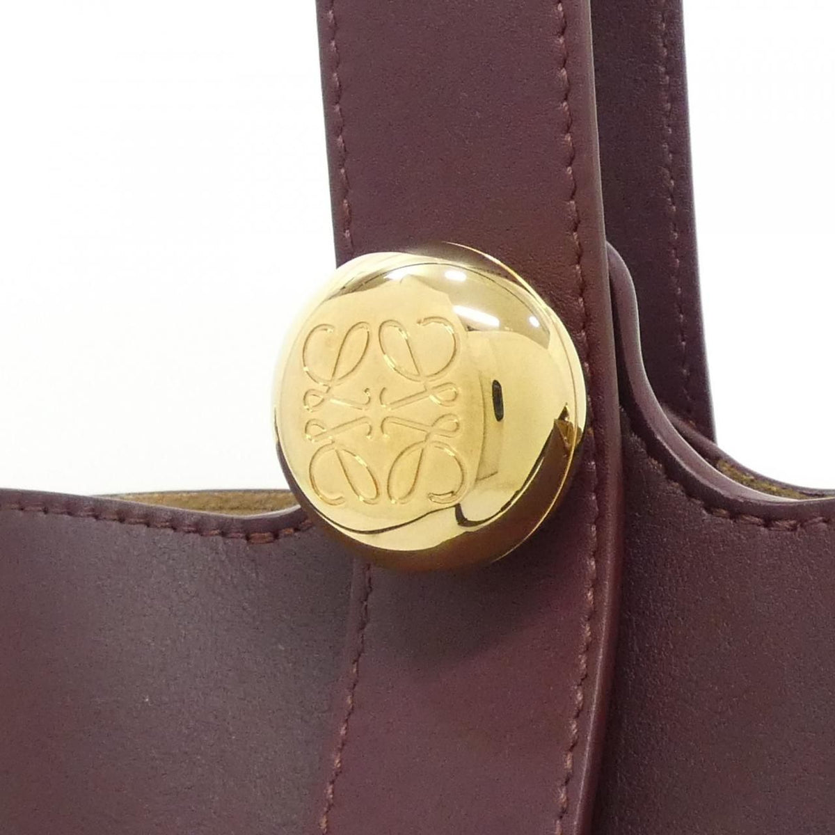 Loewe Pebble Bucket Bag — view 4