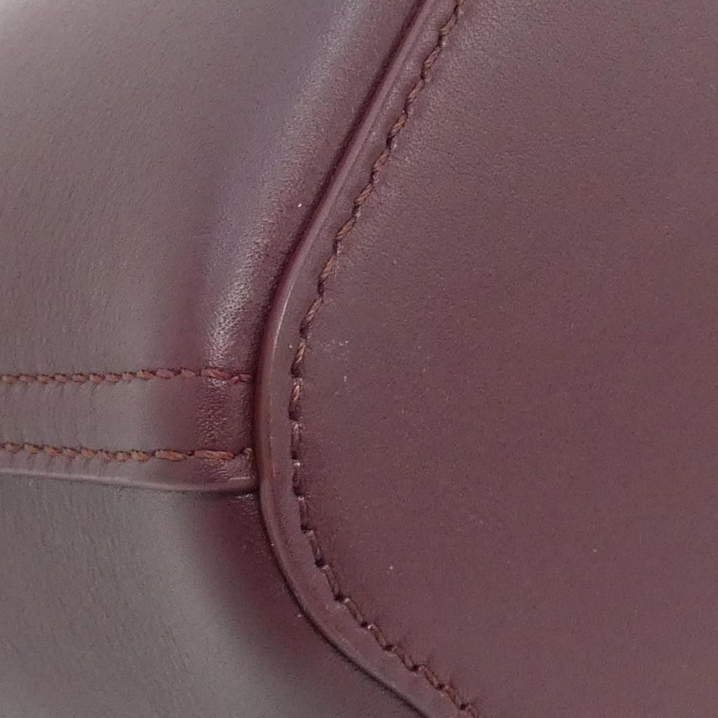 Loewe Pebble Bucket Bag — view 3