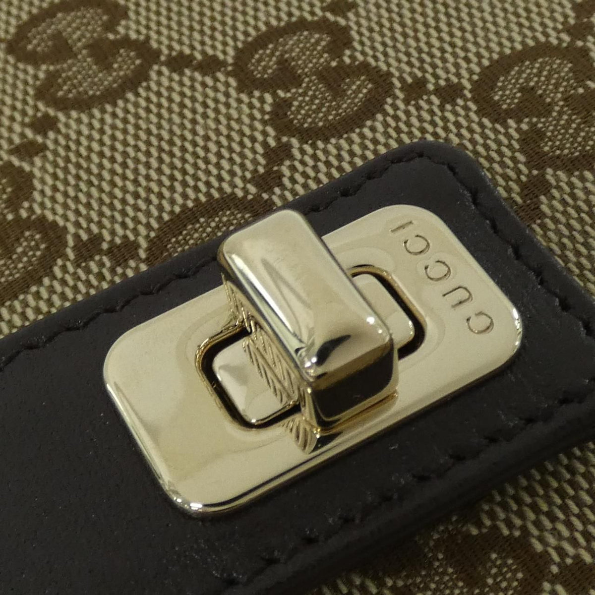 Gucci Fadac Shoulder Bag — view 4