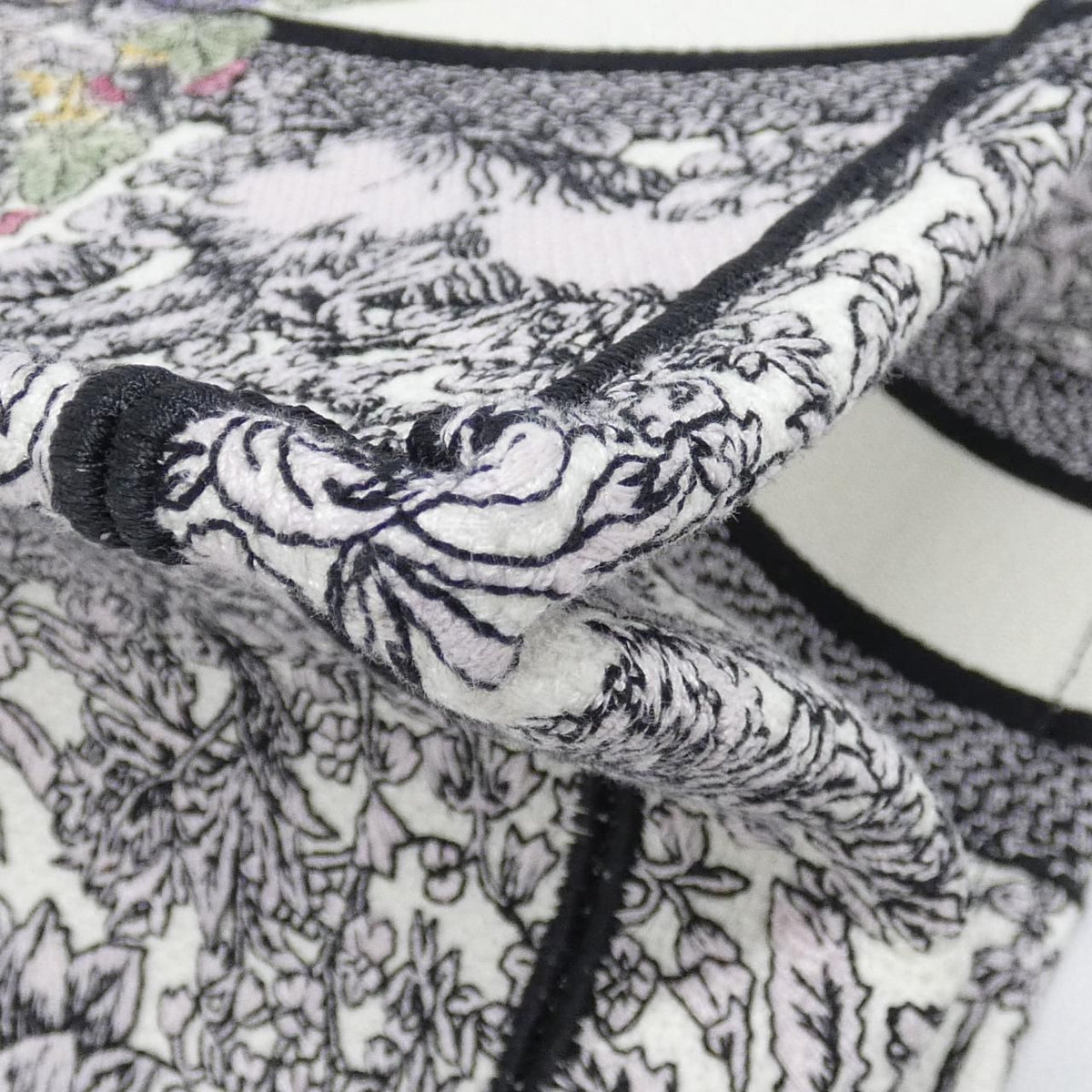 Dior Around the World Book Tote Bag Medium — view 3