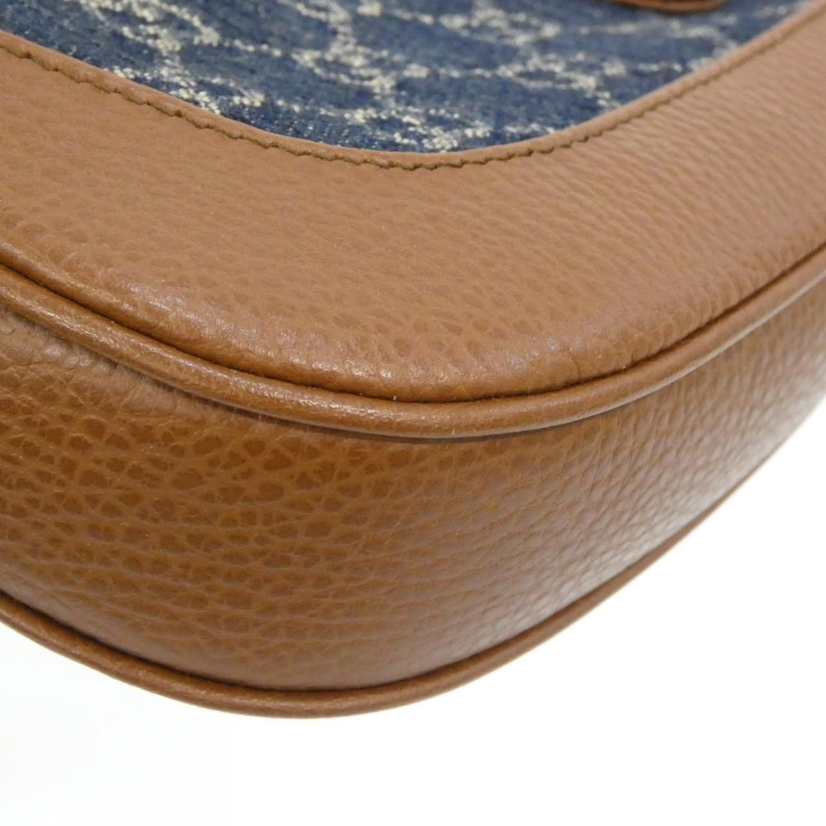 Gucci Jackie Shoulder Bag — view 3