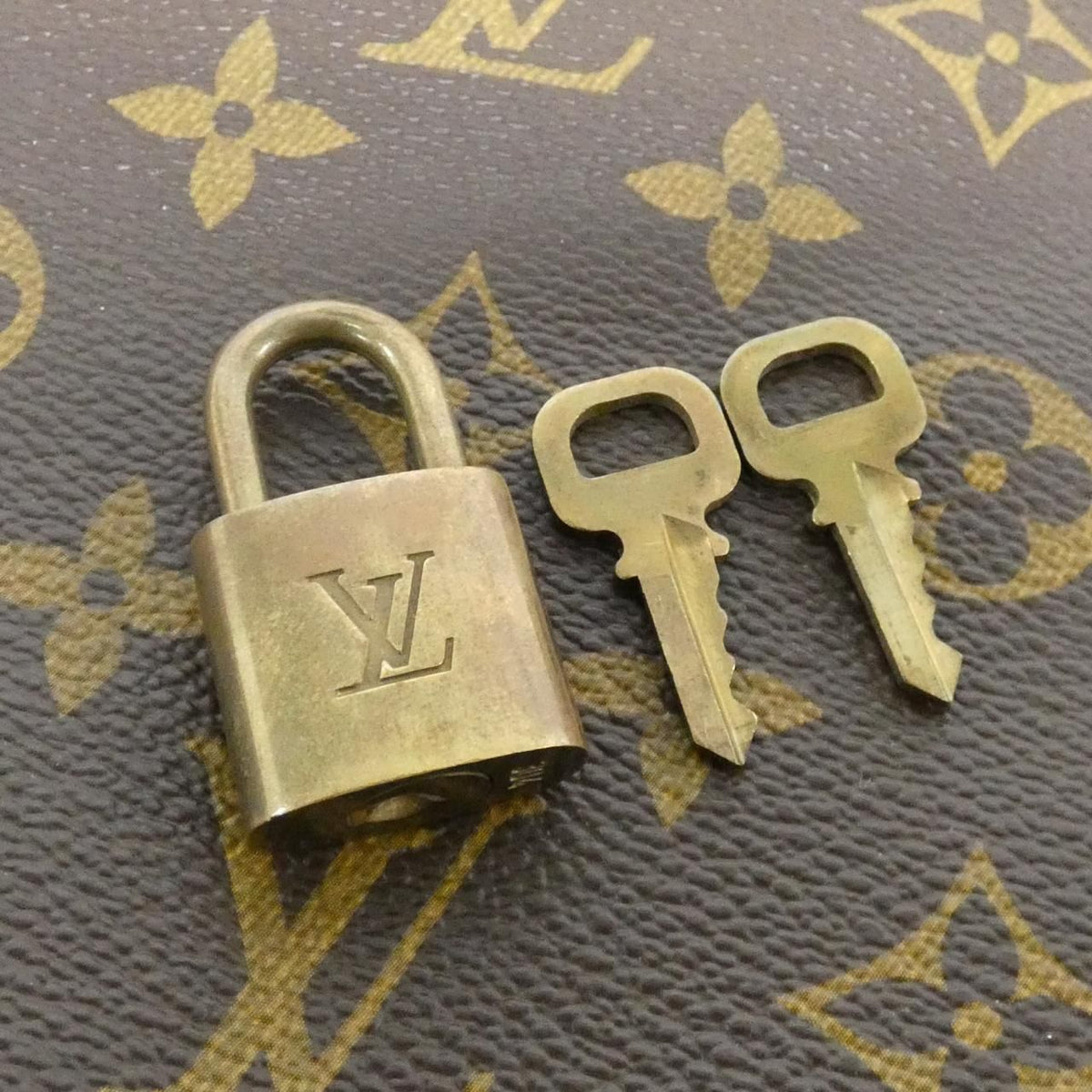 Louis Vuitton Monogram Keepall Bandouliere 60 Boston Bag — view 5