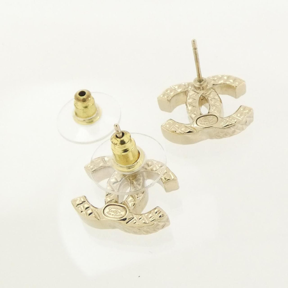 Chanel Earrings Gold — view 3