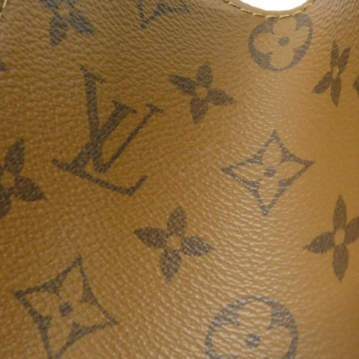 Louis Vuitton Monogram Giant On The Go MM Bag — view 7
