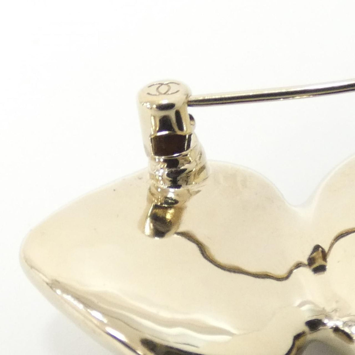 Chanel Brooch Gold — view 3