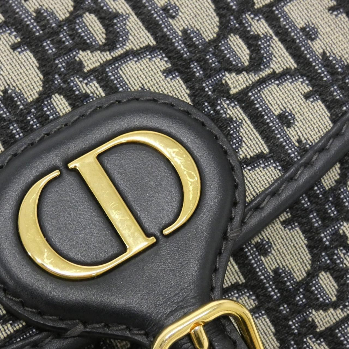 Dior Oblique Bobby Medium Shoulder Bag — view 5