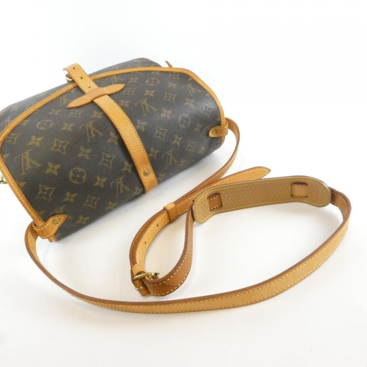 Louis Vuitton Monogram Saumur 30 — view 6