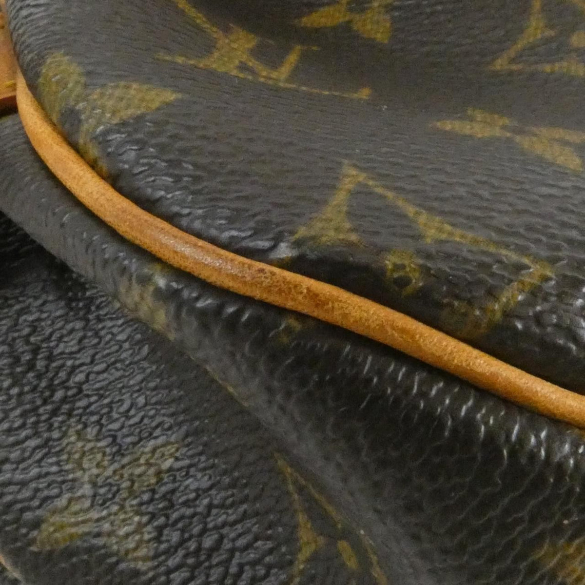 Louis Vuitton Monogram Saumur 30 — view 2