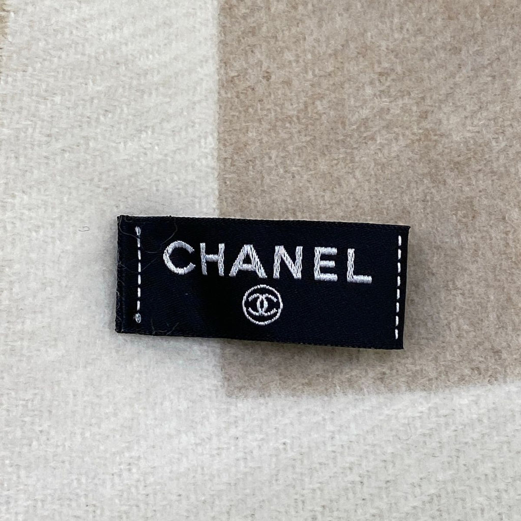 Chanel Scarf Beige Ivory CC Logo Cashmere — view 2