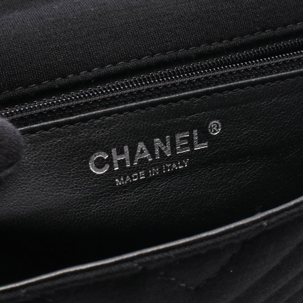 Chanel Shoulder Bag Chevron V-stitch Black Fabric Chain — view 4