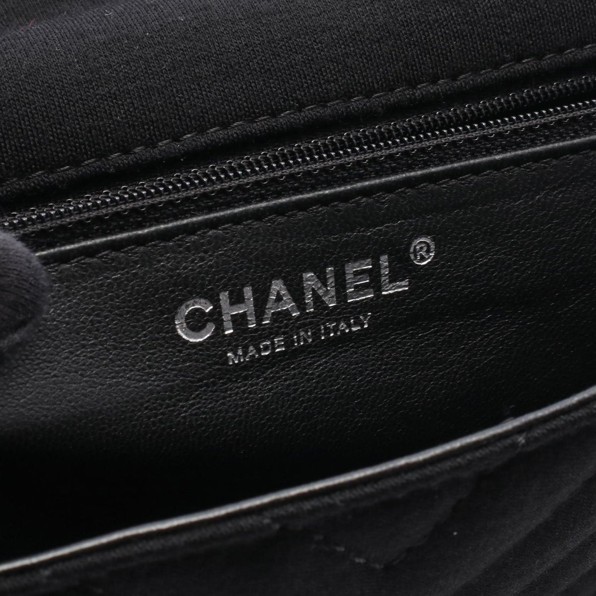 Chanel Shoulder Bag Chevron V-stitch Black Fabric Chain — view 4