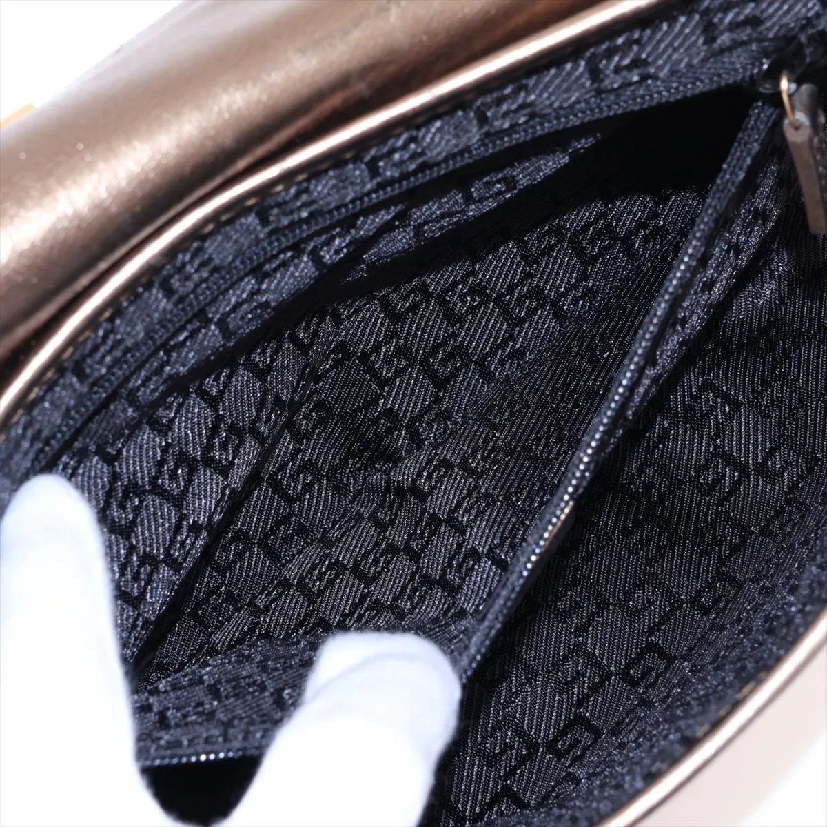 Gucci Tiger Head Charm Leather Chain Shoulder Bag — view 7