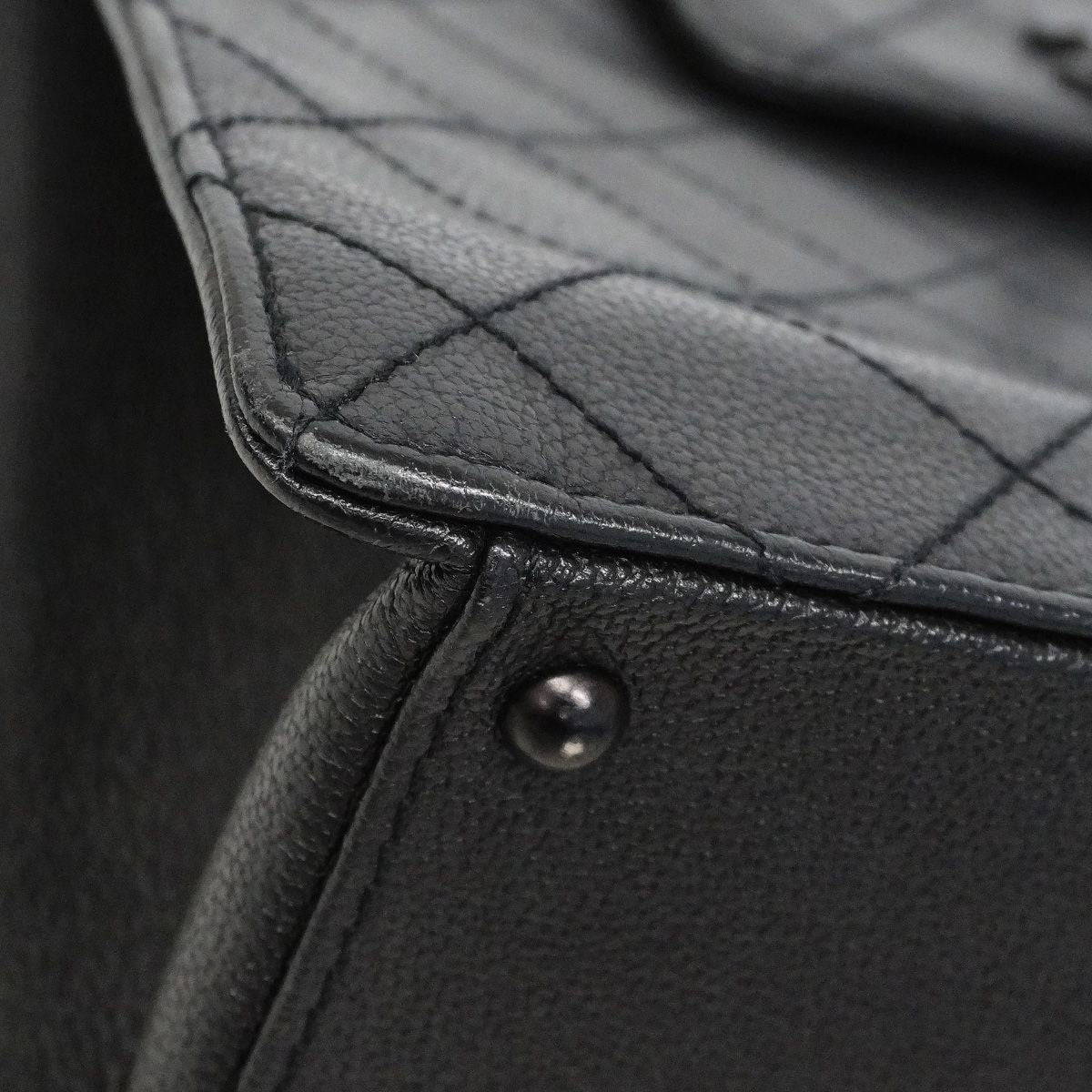 Chanel Chain Tote Bag Quilted Caviar Leather Black — view 6