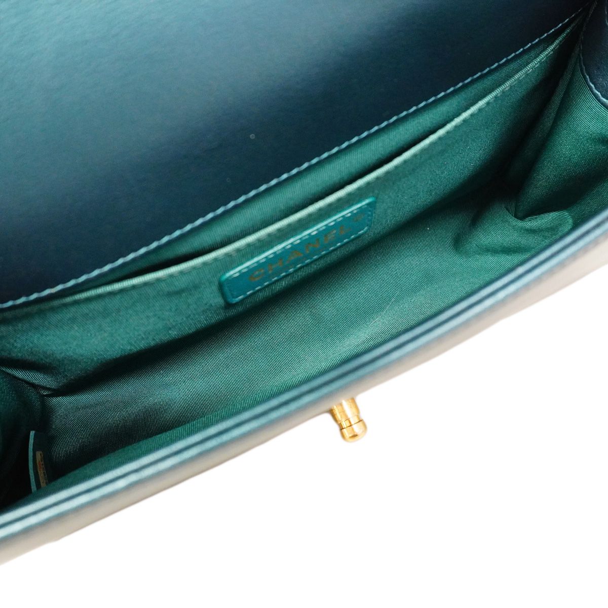 Chanel Shoulder Bag Boy Lambskin Blue Gold — view 4