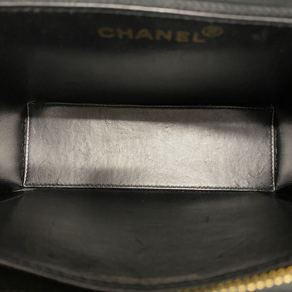 Chanel Tote Bag Lambskin Black Gold — view 4