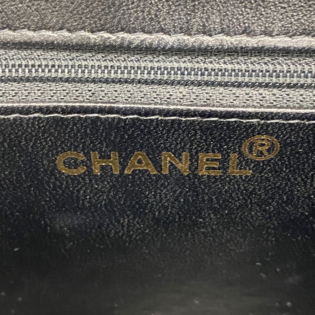Chanel Tote Bag Lambskin Black Gold — view 5