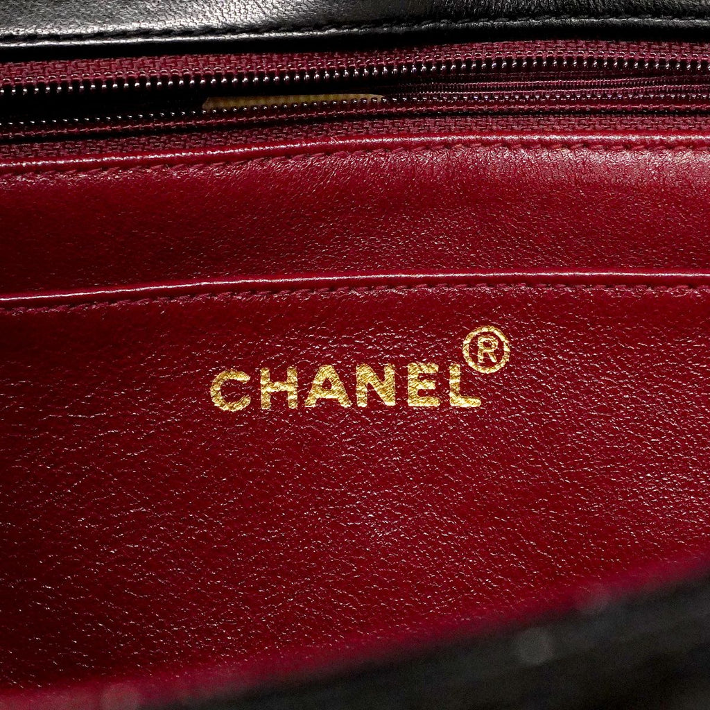 Chanel Shoulder Bag Diana Lambskin Black Gold — view 5