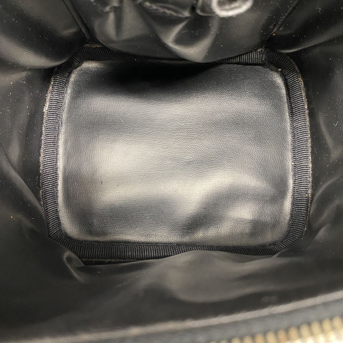 Chanel Vanity Bag Bicolor Lambskin Black Gold — view 4