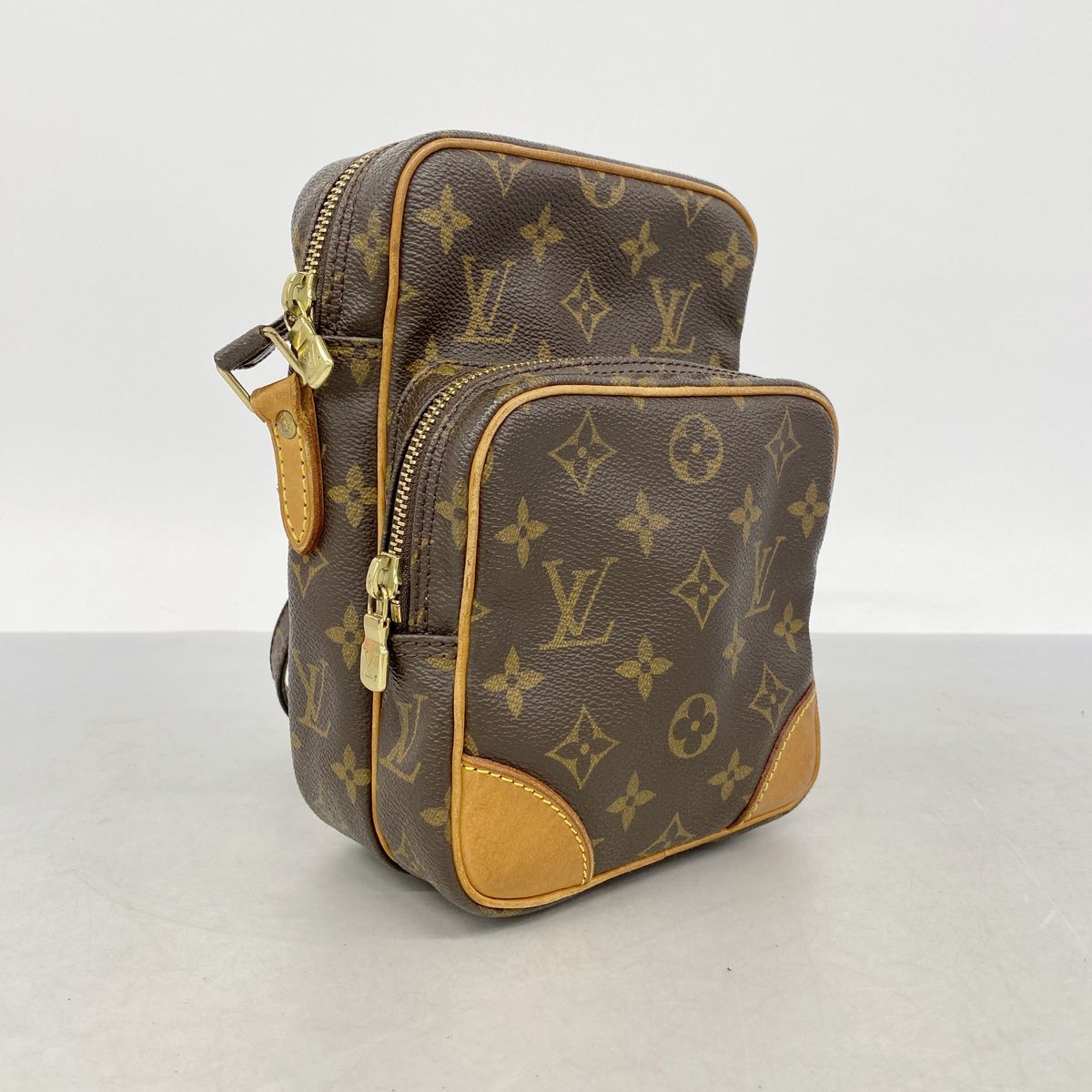 Louis Vuitton Shoulder Bag Monogram Amazon Brown — view 2