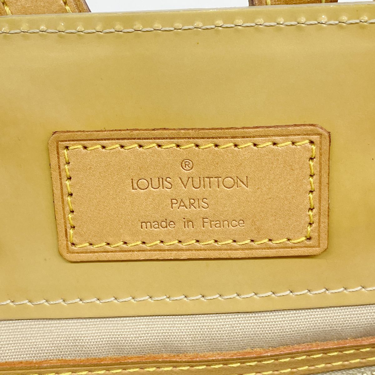 Louis Vuitton Handbag Vernis Reade PM Beige — view 5