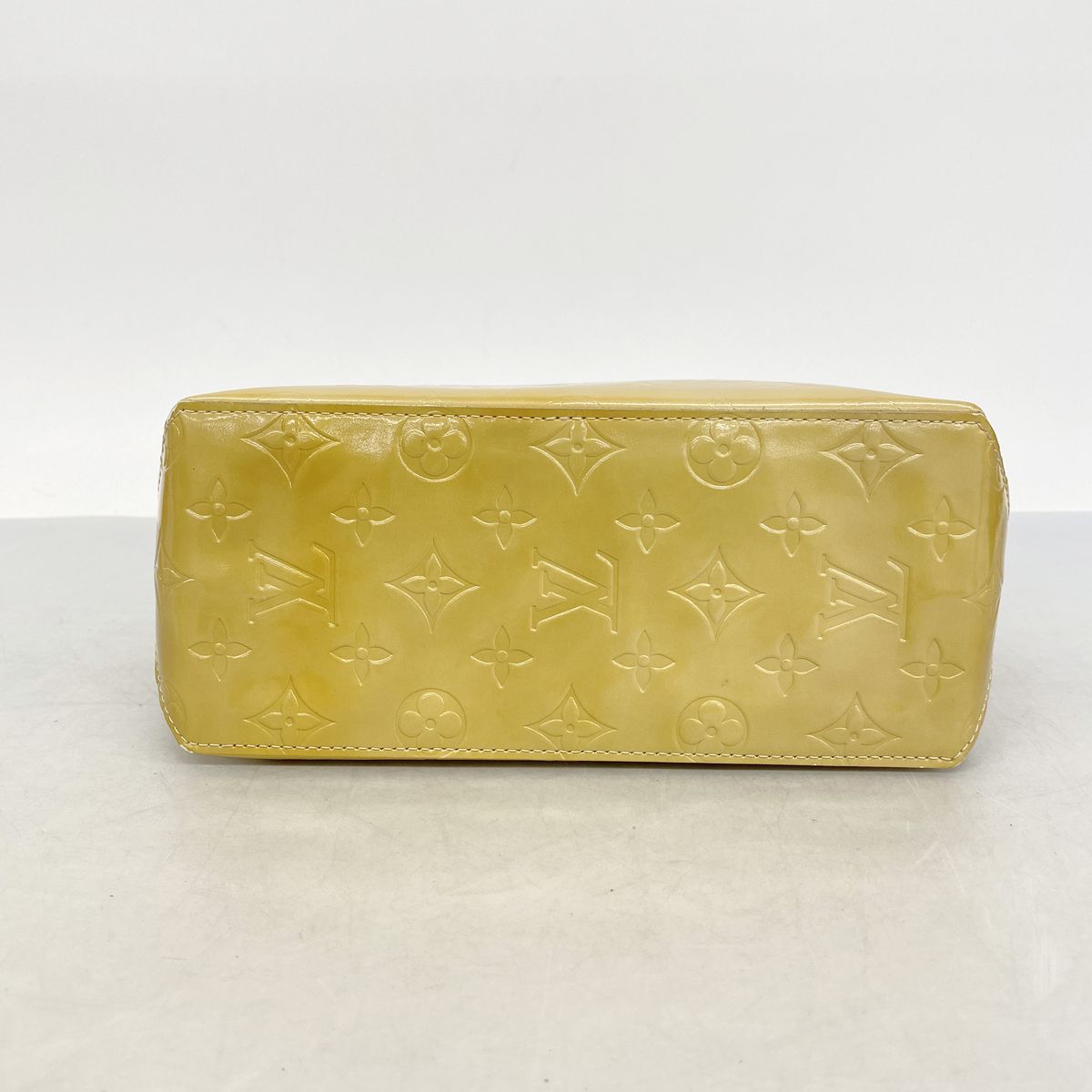 Louis Vuitton Handbag Vernis Reade PM Beige — view 3
