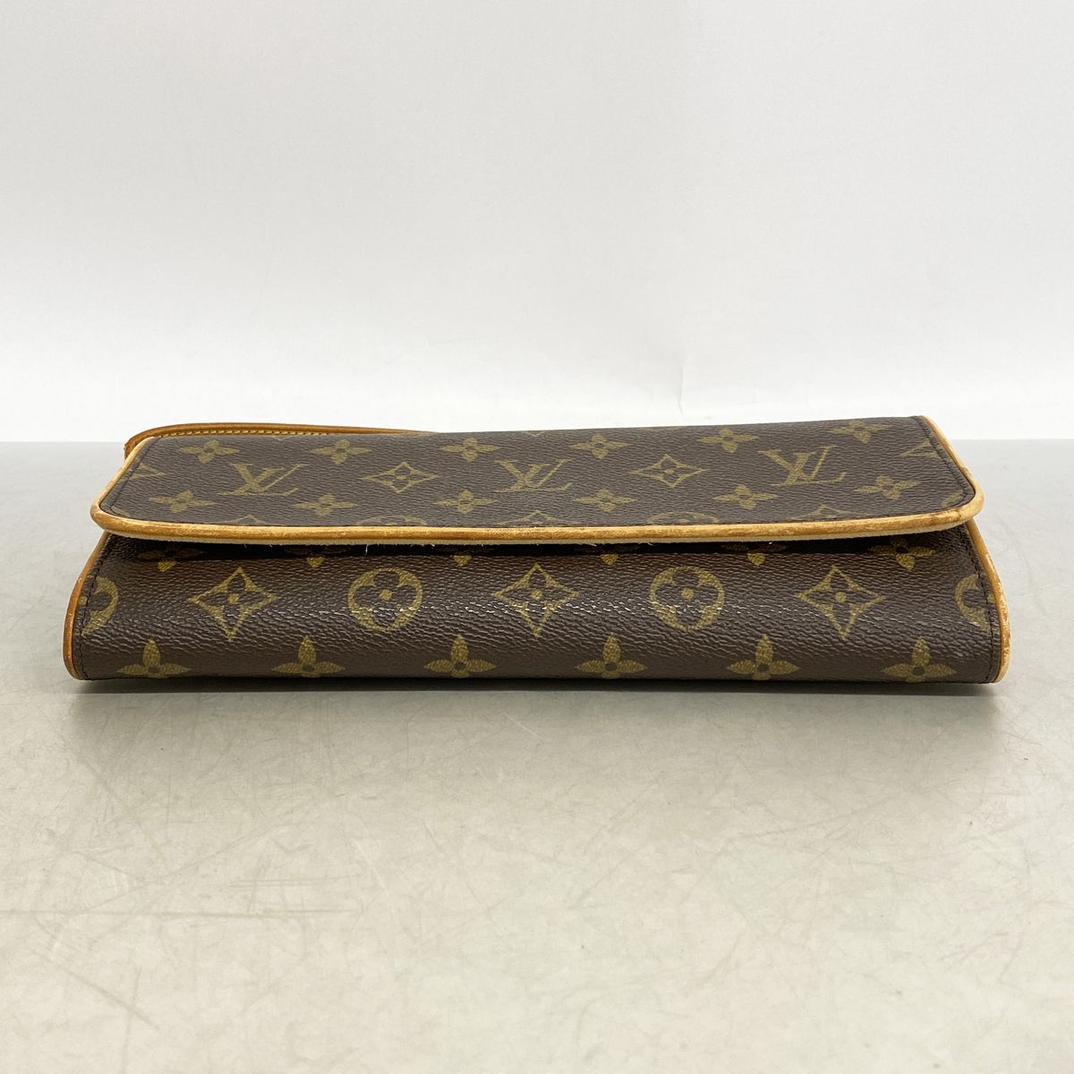 Louis Vuitton Shoulder Bag Monogram Pochette Twin GM Brown — view 3