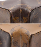 Louis Vuitton 2-Way Shoulder Bag On The Go MM Monogram Giant Rivers — view 5