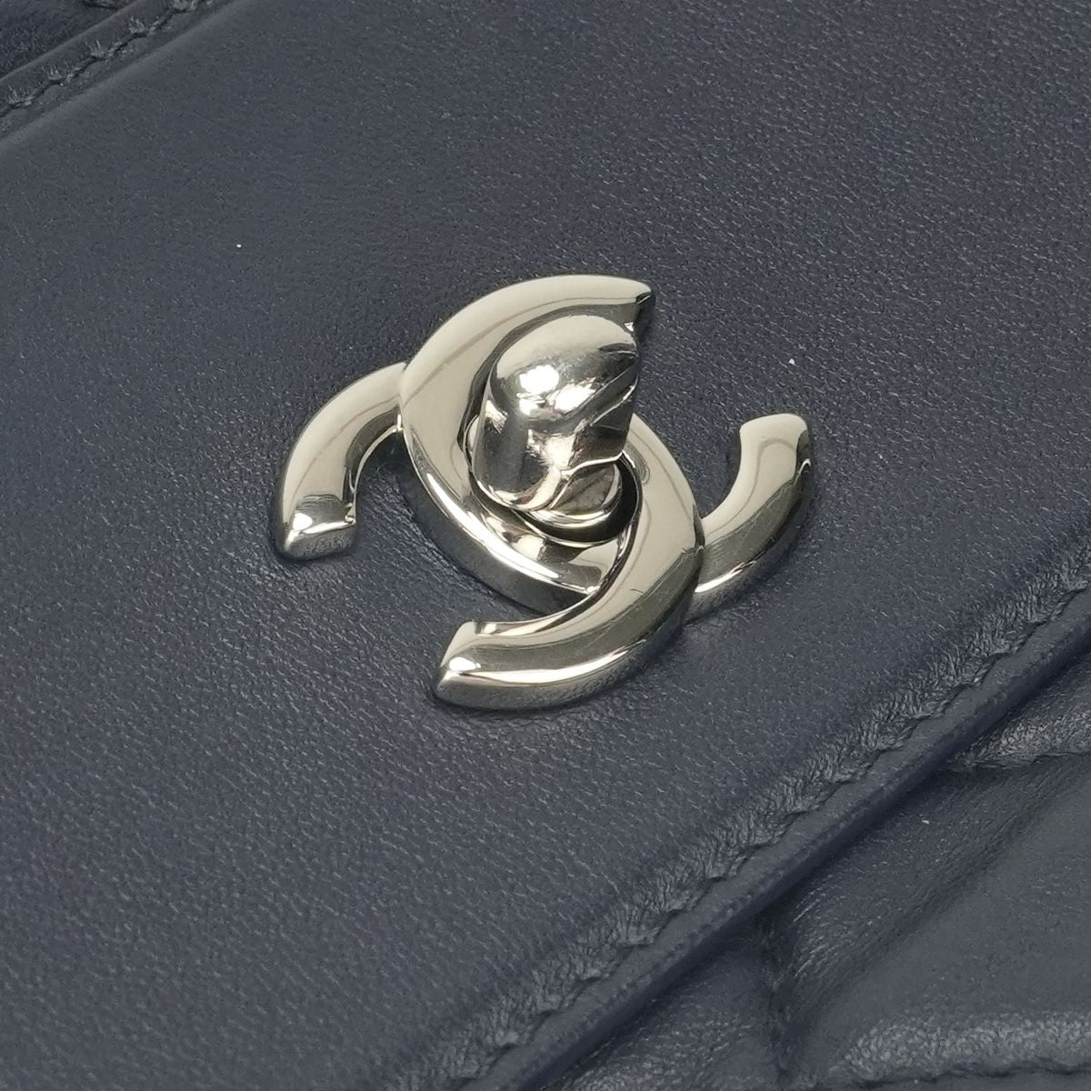 Hermes Matelasse Tote Shoulder Bag Lambskin Navy Silver CC Logo — view 7