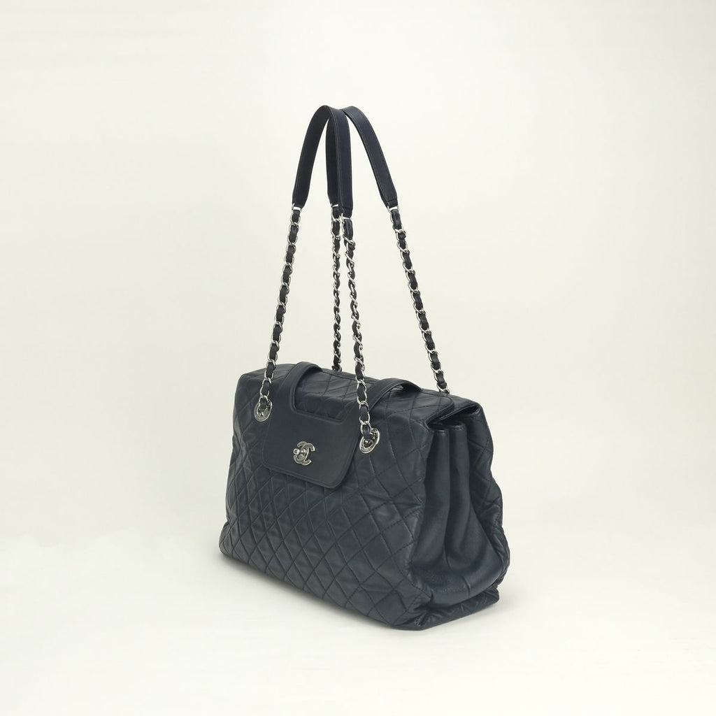 Hermes Matelasse Tote Shoulder Bag Lambskin Navy Silver CC Logo — view 2