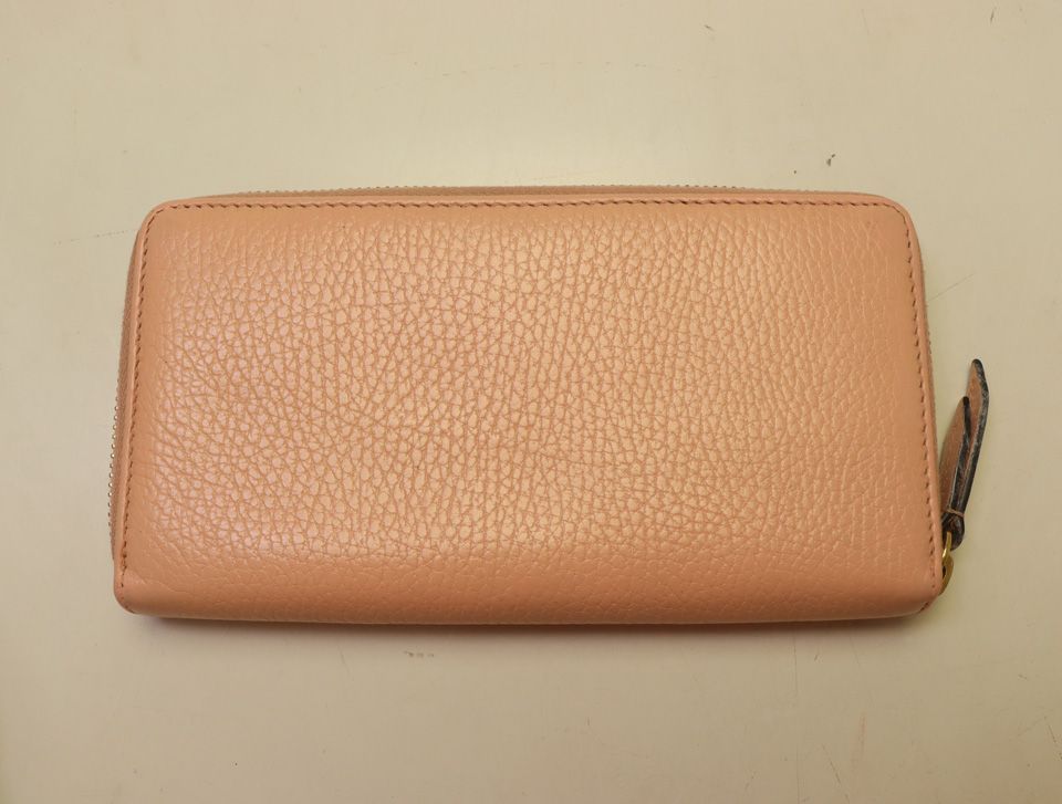 Gucci Leather Zip Around Wallet — view 2