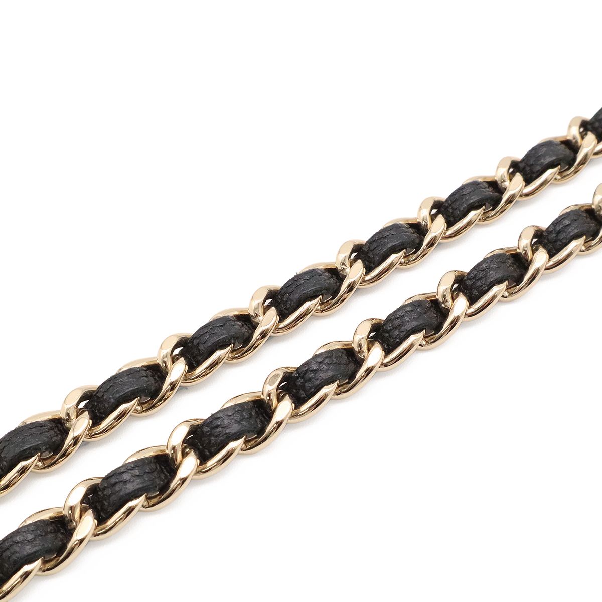 Chanel Quilted Chain Shoulder Bag Pochette Round Crossbody Caviar Leather Black — view 4