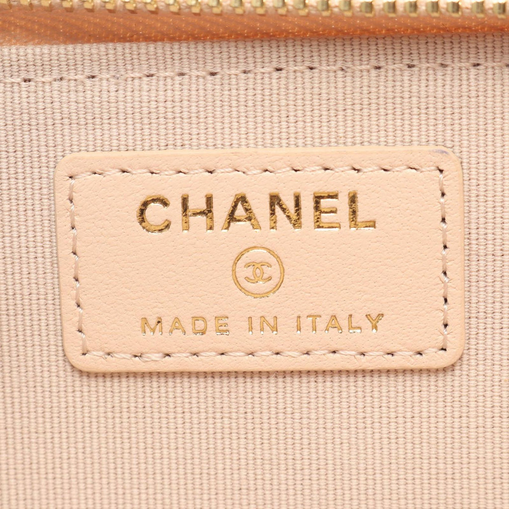 Chanel Coin Purse CC Logo Zip Card Case Pink Beige Leather Quilted Fragment — view 4