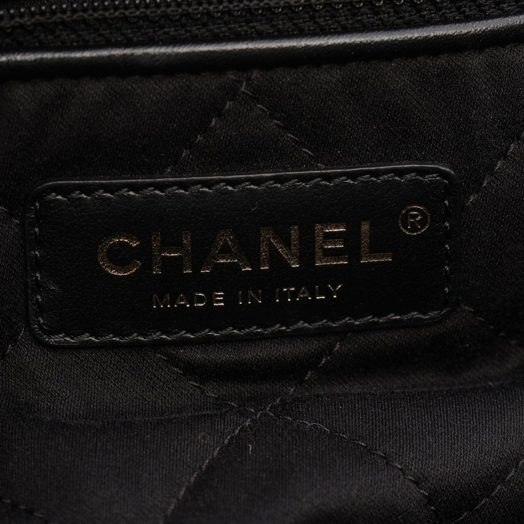 Chanel Backpack Chanel 22 Large Black Leather Chanel 22 Quilted Chain — view 4