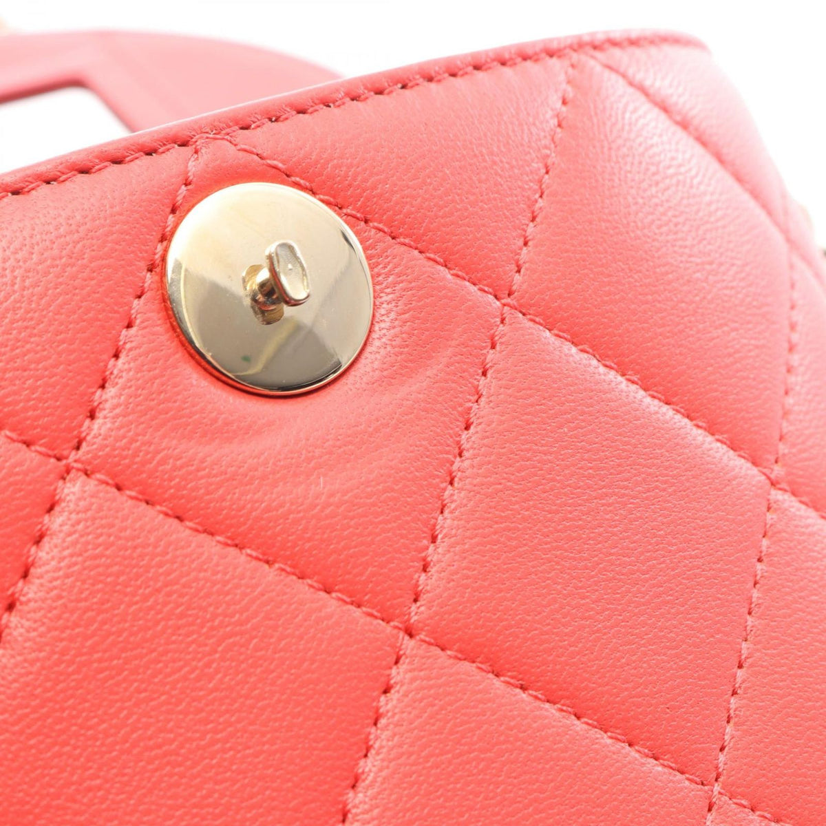 Chanel Shoulder Bag Quilted Vanity Coral Pink Lambskin Chain — view 8