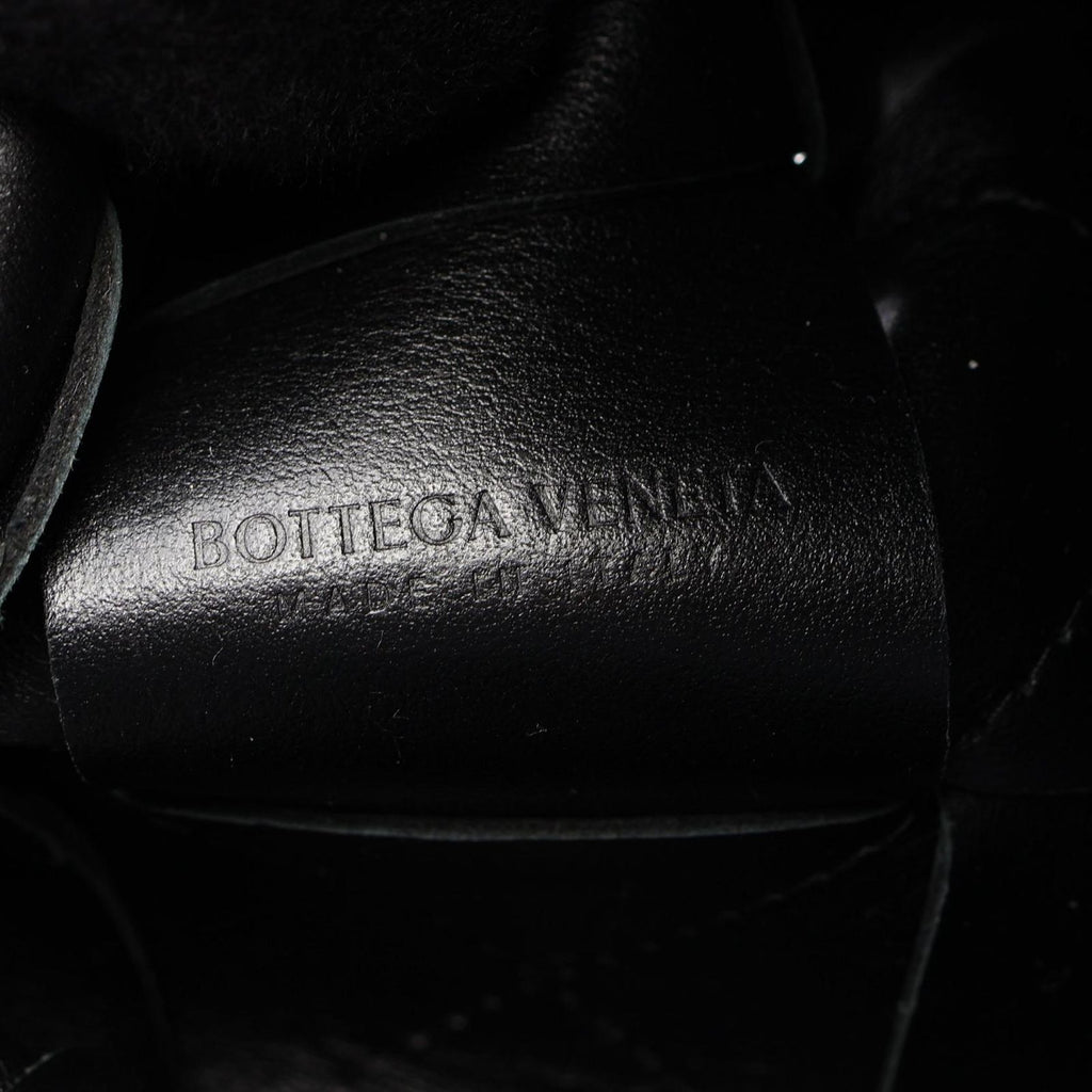 Bottega Veneta Shoulder Bag Cassette Mini Crossbody Bucket Black Leather — view 4