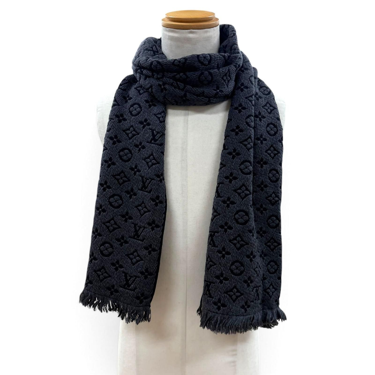 Louis Vuitton Wool 100% Monogram Classic Fringe Scarf Gray Black — view 3