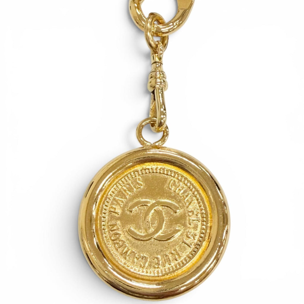 Chanel Vintage 31 Rue Cambon CC Logo Coin Motif Chain Belt Gold — view 5