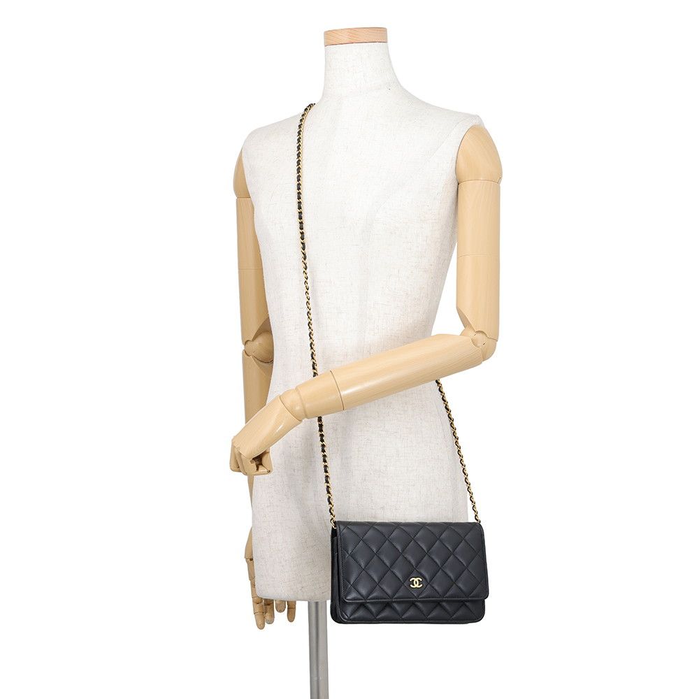 Chanel Chain Wallet Classic Quilted CC Logo Lambskin Black Shoulder Bag — view 4