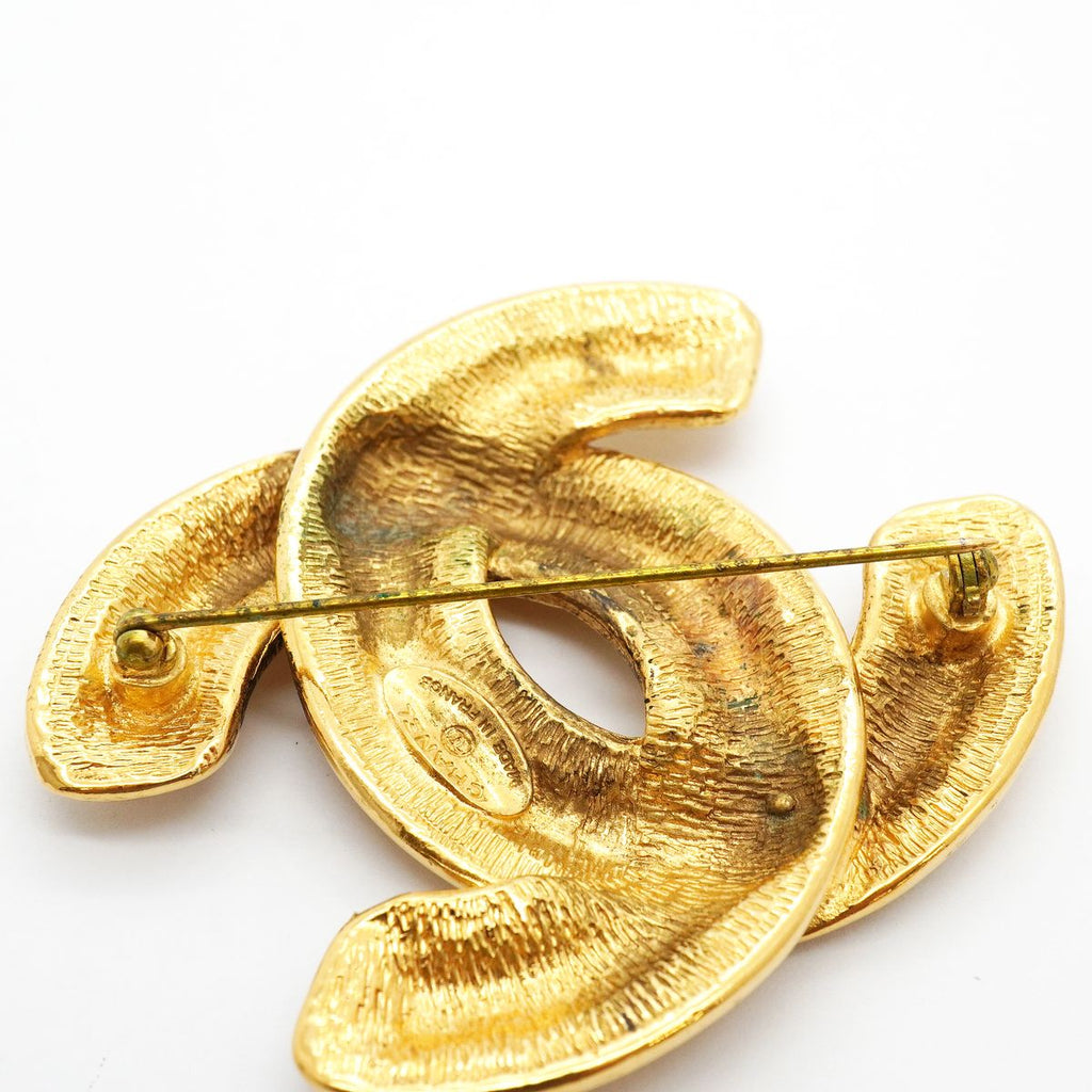 Chanel Brooch Vintage CC Logo Quilted Gold Plated — view 8