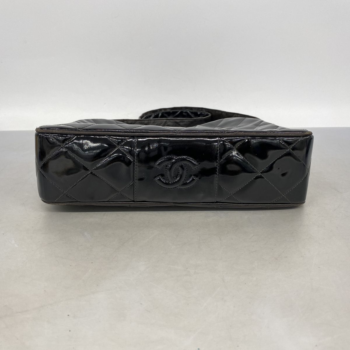 Chanel Shoulder Bag Quilted Patent Leather Black Gold — view 3
