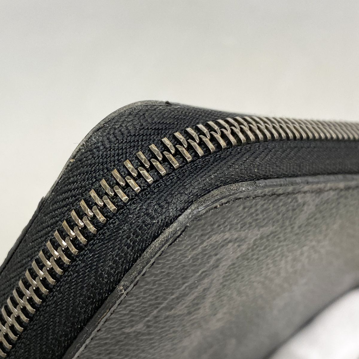 Louis Vuitton Wallet Monogram Eclipse Zippy Horizontal Black — view 5