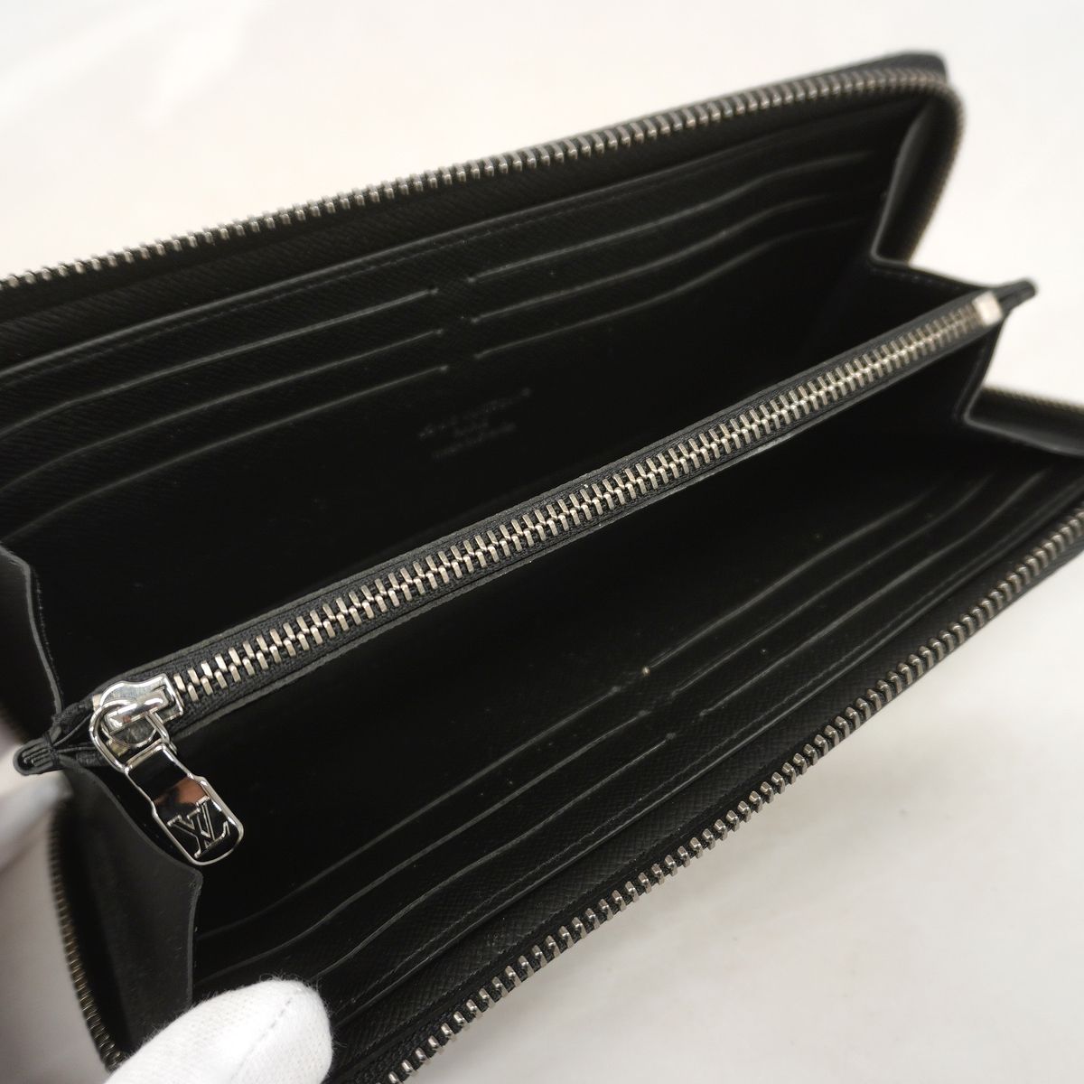 Louis Vuitton Wallet Monogram Eclipse Zippy Horizontal Black — view 3