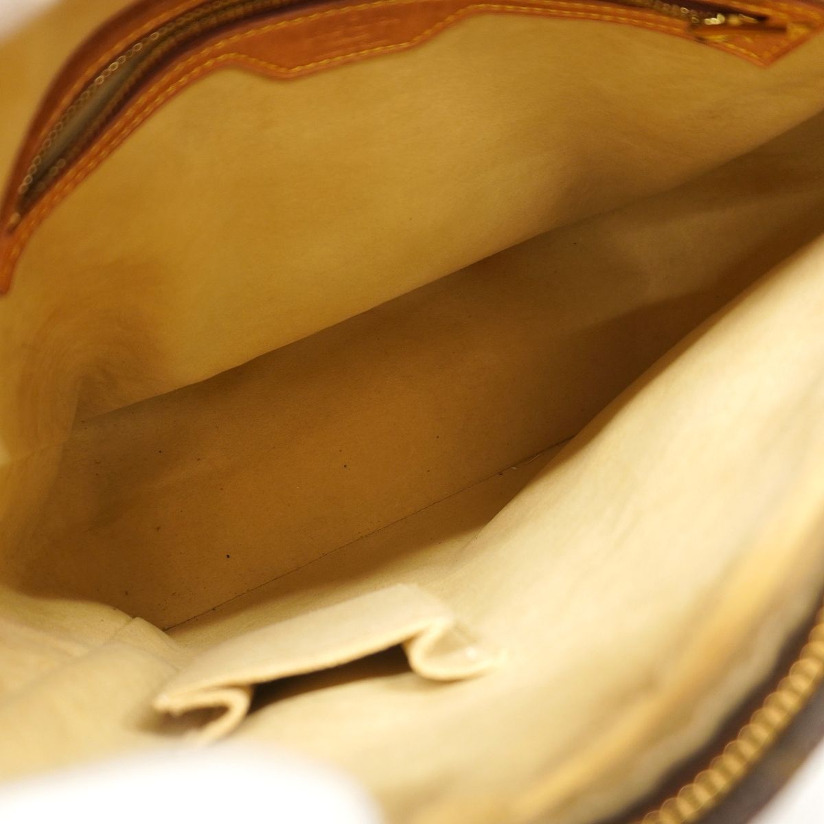Louis Vuitton Shoulder Bag Monogram Looping GM Brown — view 4