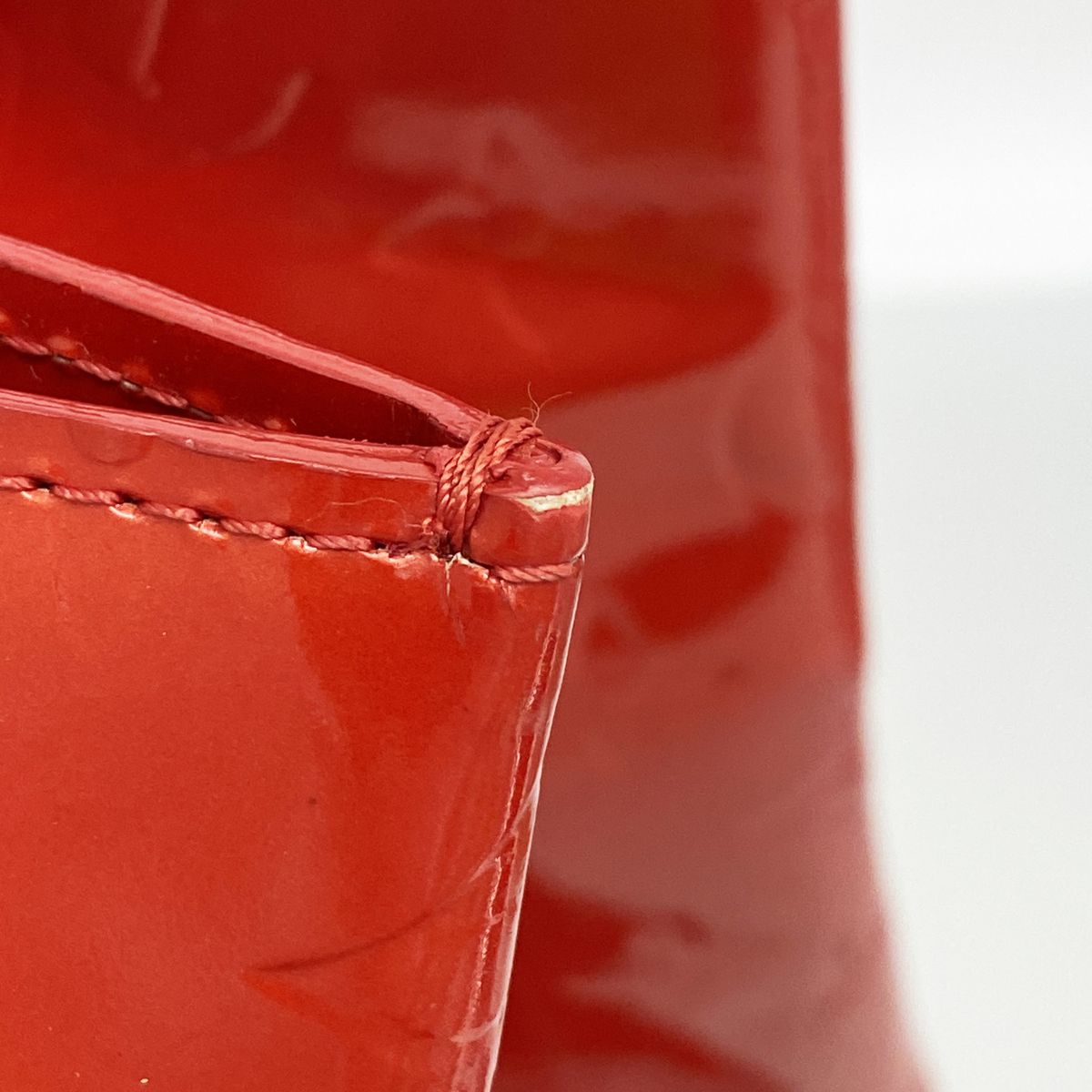 Louis Vuitton Boston Bag Vernis Reade GM Rouge — view 7