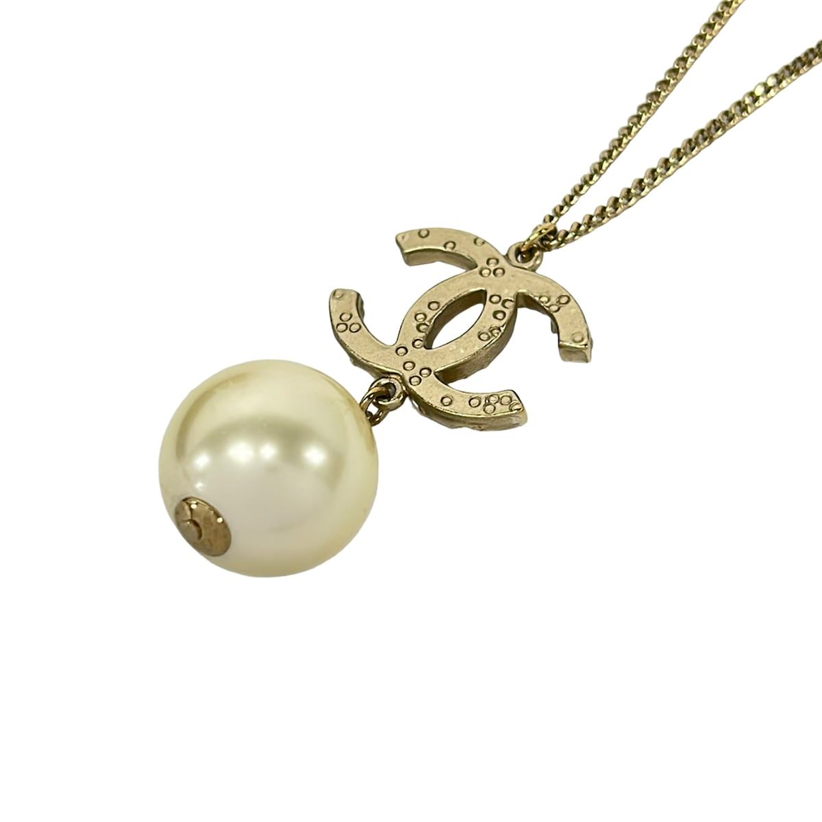 Chanel Necklace Gold Ivory Pearl CC Logo — view 3