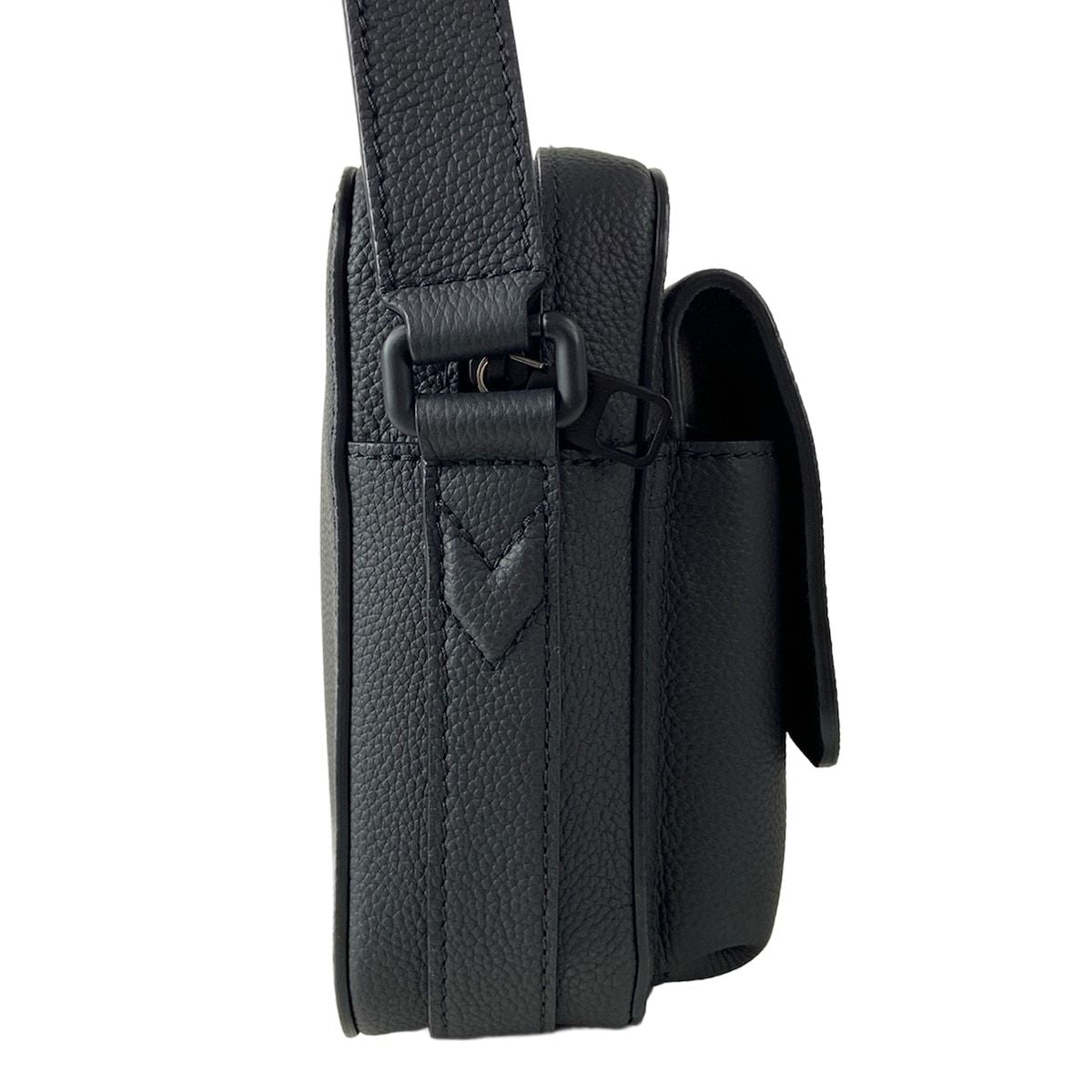 Louis Vuitton Shoulder Bag LV Aerogram Boarding Messenger Black Leather Cowhide — view 2